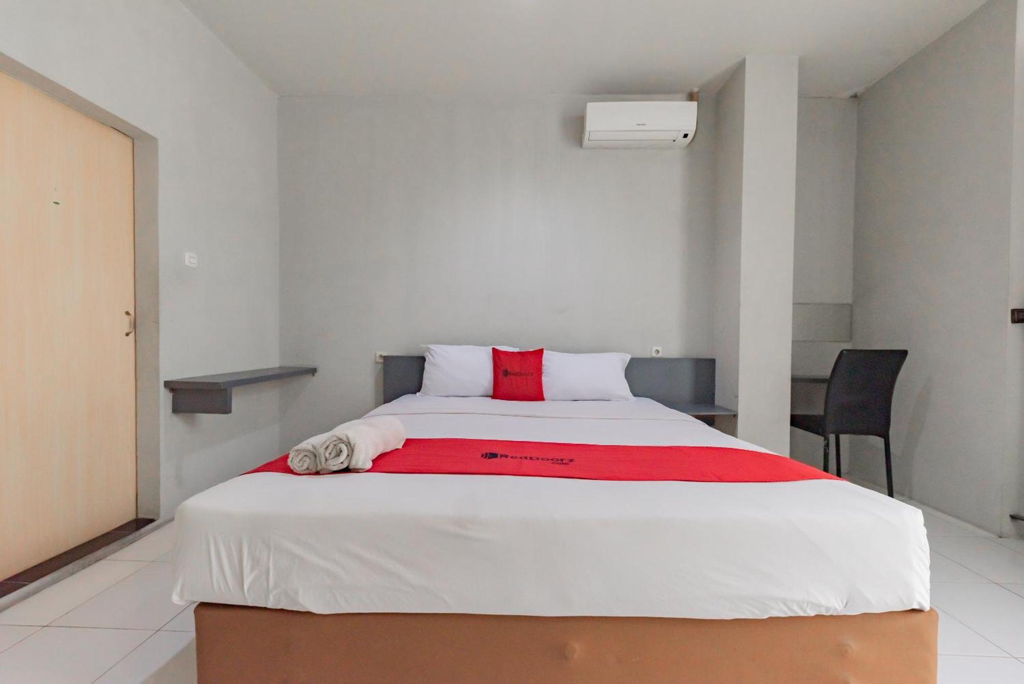Reddoorz @ Pelajar Pejuang 3 Hotel Bandung Exterior foto