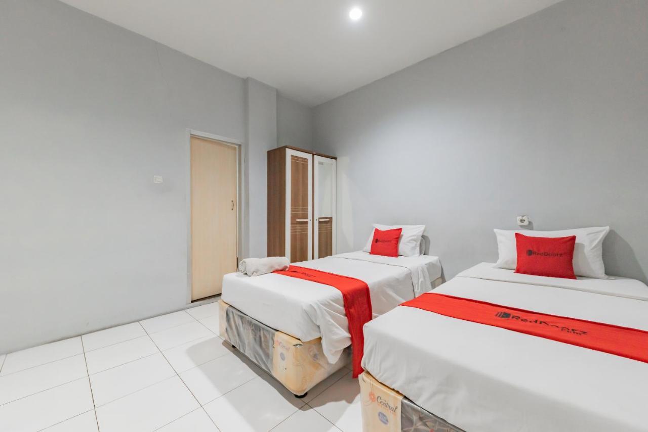 Reddoorz @ Pelajar Pejuang 3 Hotel Bandung Exterior foto